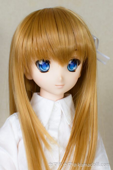 室内でドルフィードリームDDH-06子のバストアップを写した写真
