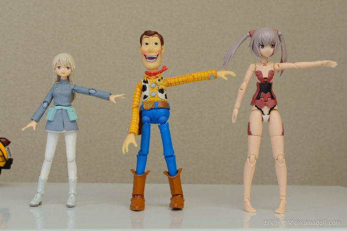 figmaエイラとリボルテックウッディとFAGイノセンティアが並んでいる画像